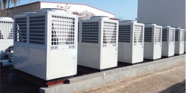 空气能热水器广泛应用于各大院校 影响其选购价格的因素有哪些？