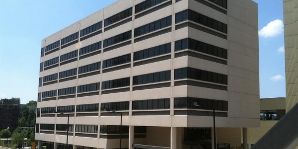 办公楼适合安装美的商用中央空调吗？