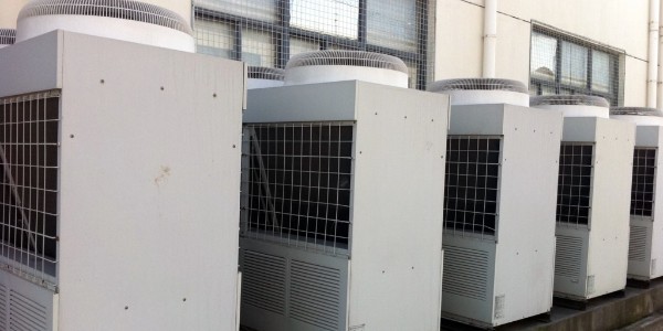 如何应对校园出现“天价”热水？空气能热水器让师生用水更安心！